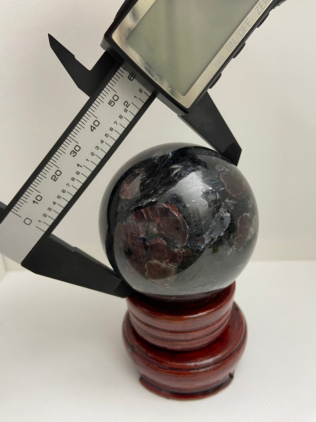 Garnet In Arfvedsonite
 Sphere