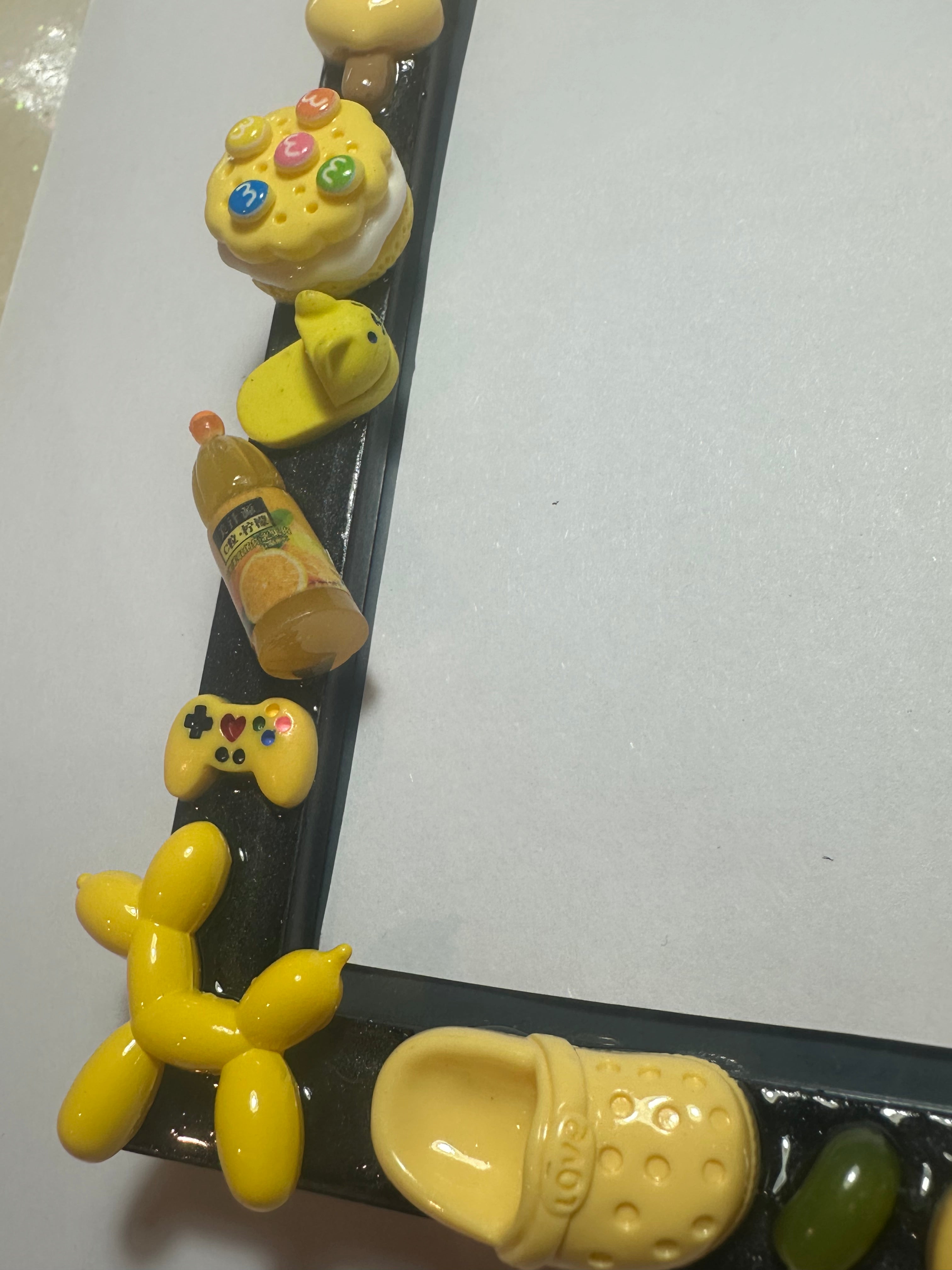 Handmade Resin Photo Frame – Candy Charm Decor