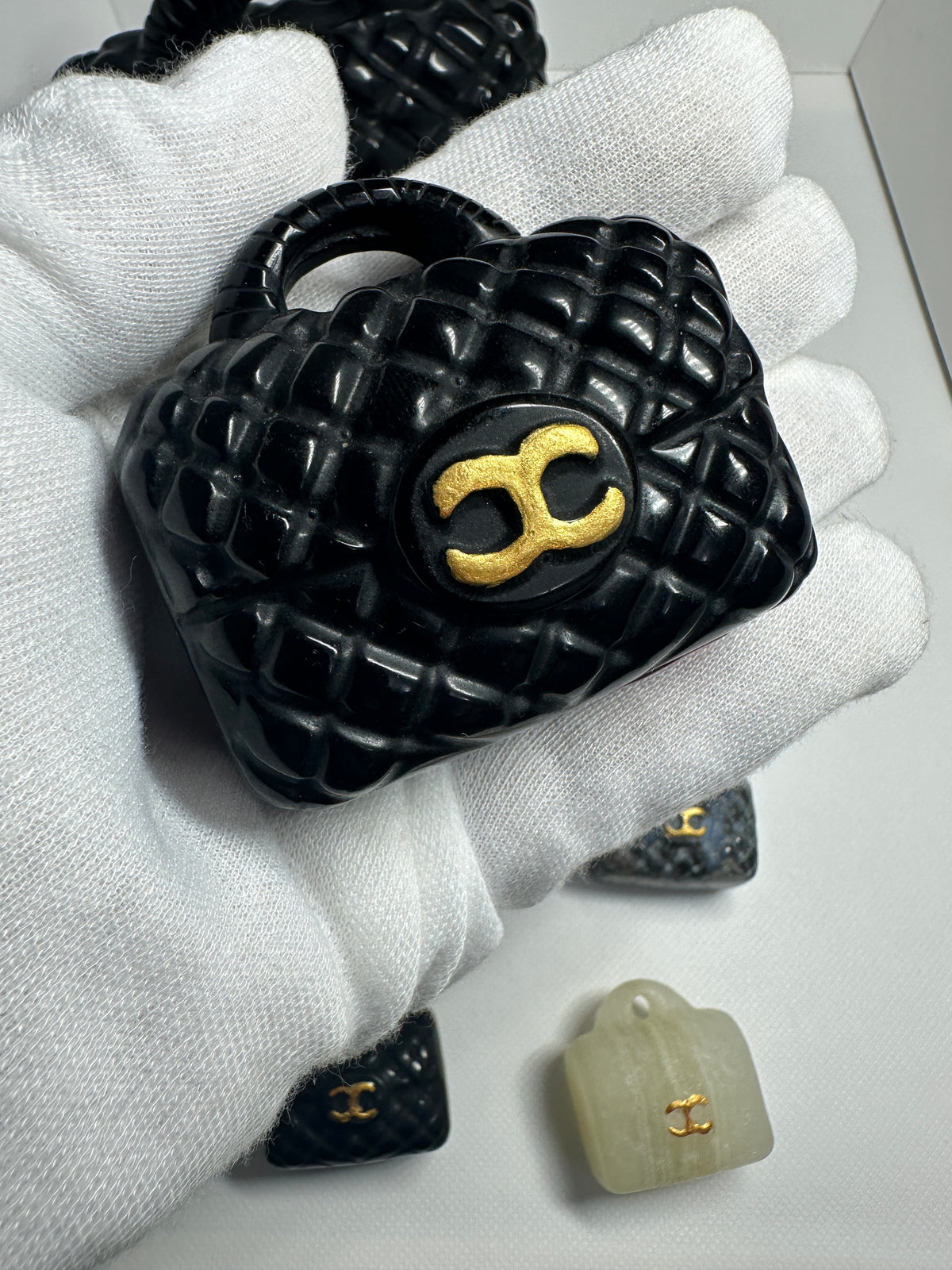 Obsidian HandBag Carving Medium